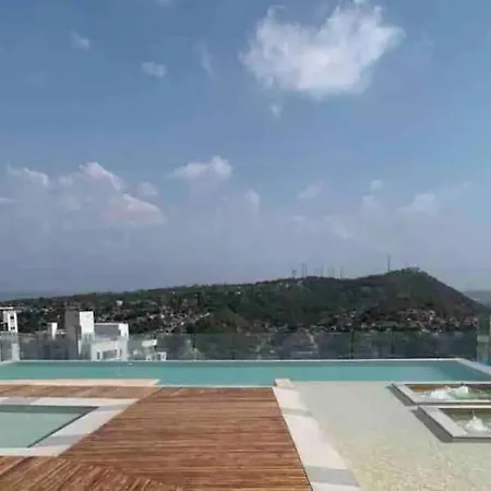 Seaview Elegance Apartamento *