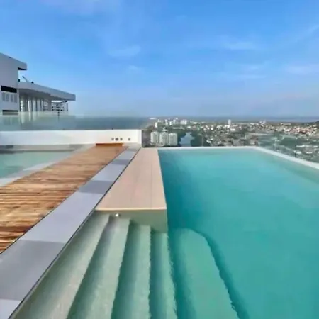 Seaview Elegance Apartamento *